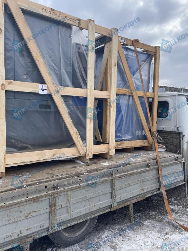 Отгрузка винтового компрессора Remeza ВК40-10 и винтового компрессора ZAMMER SKTG15-10-500/O в г. Красноярск